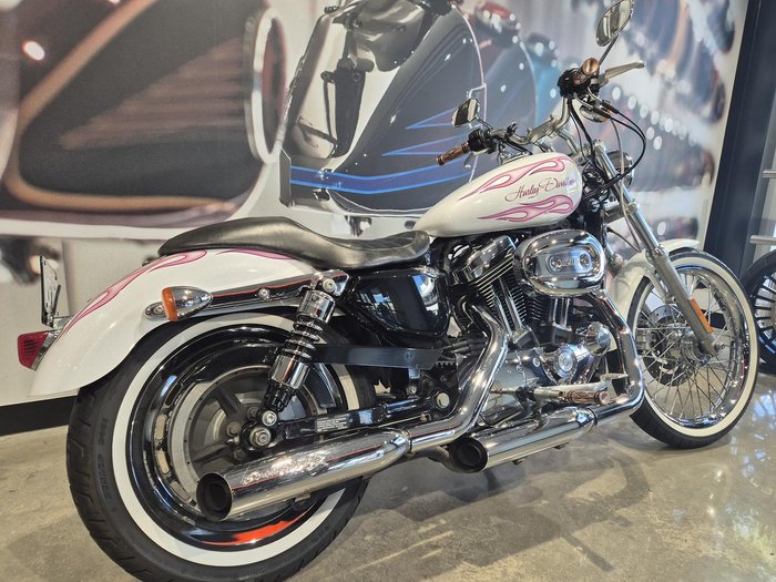 2006 Harley-Davidson 1200 Custom (XL1200C) Sportster White