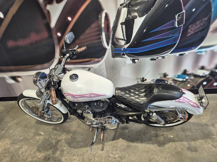 2006 Harley-Davidson 1200 Custom (XL1200C) Sportster White