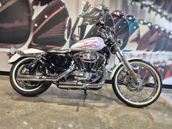 2006 Harley-Davidson 1200 Custom (XL1200C) Sportster White