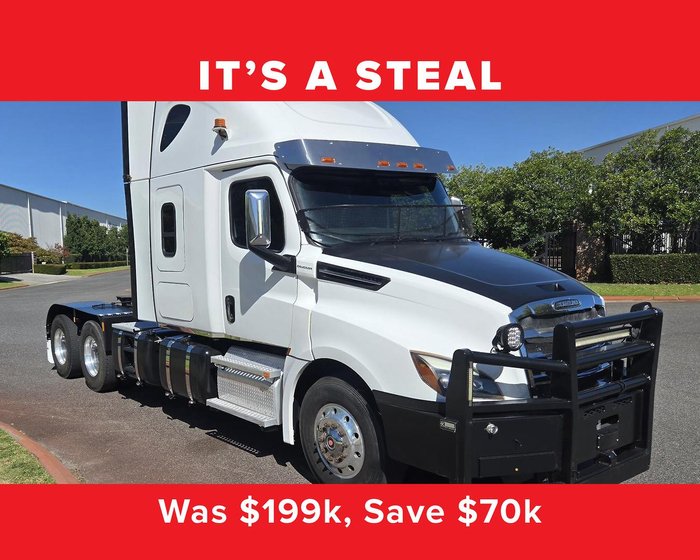 2021 Freightliner Cascadia 126 white