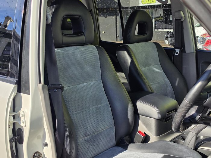 2005 Mitsubishi Pajero Platinum Edition