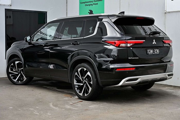 2022 Mitsubishi Outlander Exceed