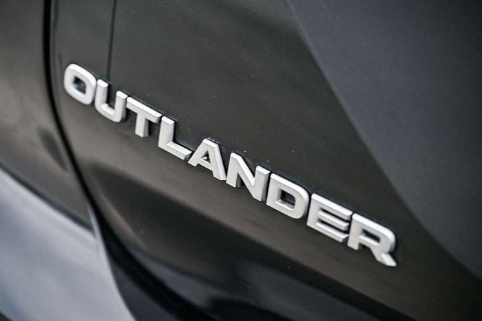 2022 Mitsubishi Outlander Exceed