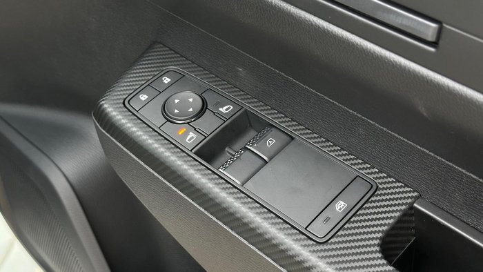 2026 Mitsubishi Triton GLX MV MY25 4x2 White