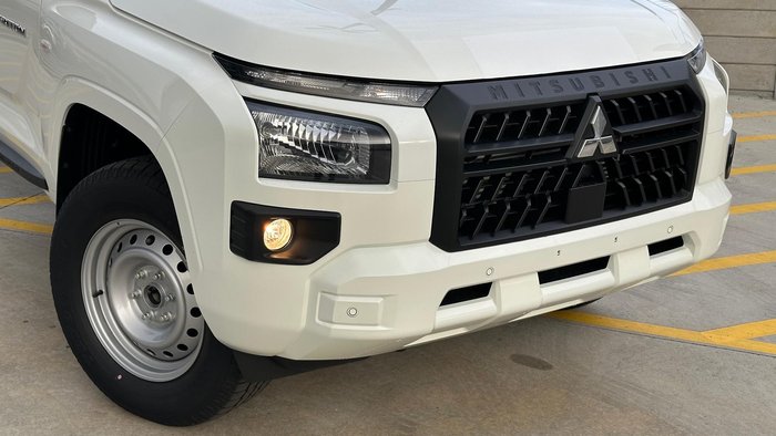 2026 Mitsubishi Triton GLX MV MY25 4x2 White