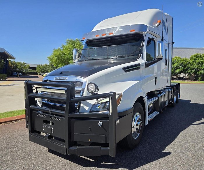 2021 Freightliner Cascadia 126 WHITE