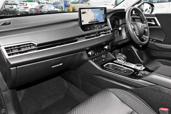 2026 Mitsubishi Outlander ES