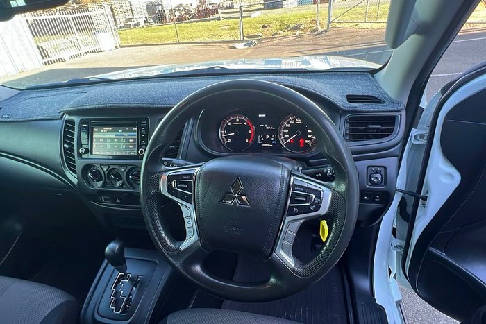 2021 Mitsubishi Triton GLX