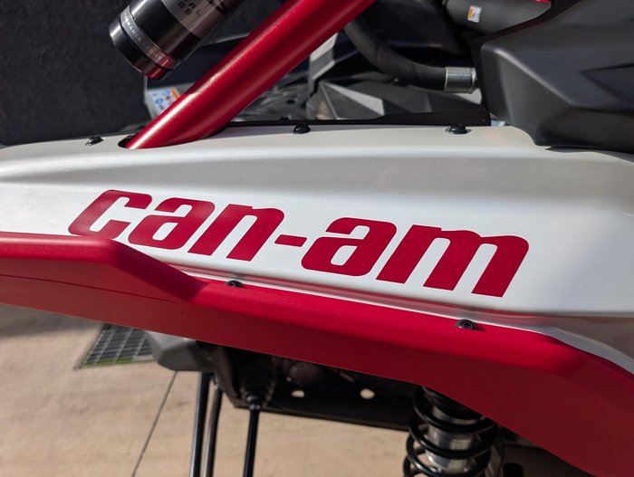 2025 Can-Am Maverick X3 X RC Turbo RR Maverick Red