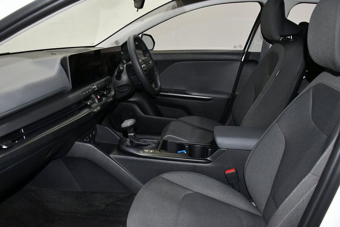 2025 Kia K4 S