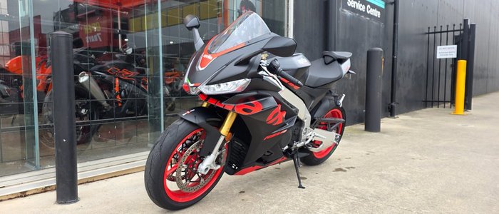 2024 APRILIA RSV4 BLACK