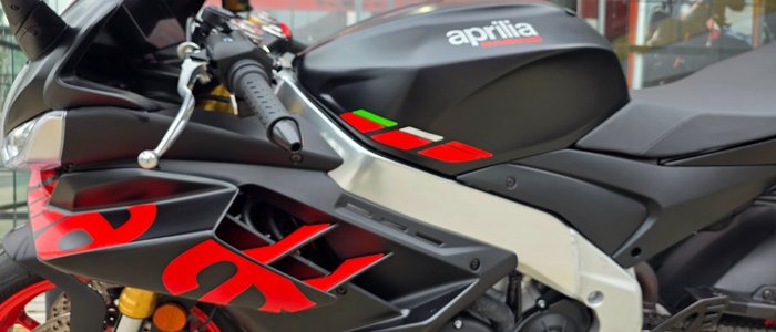 2024 APRILIA RSV4 BLACK