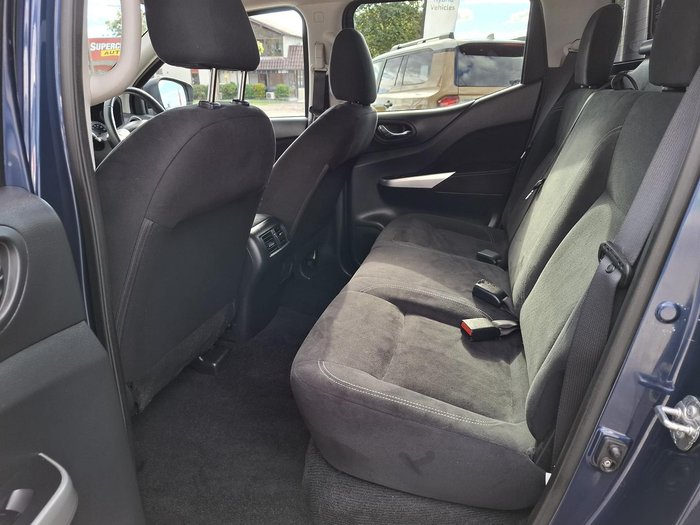 2017 Nissan Navara ST