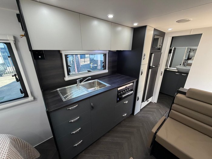 2026 ROADHOUSE CARAVANS Frontier 19.6ft Semi Off Road