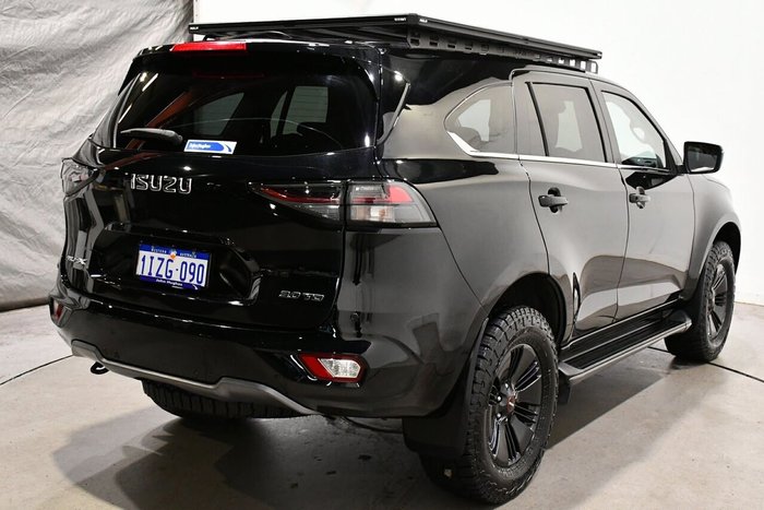 2023 Isuzu MU-X LS-T