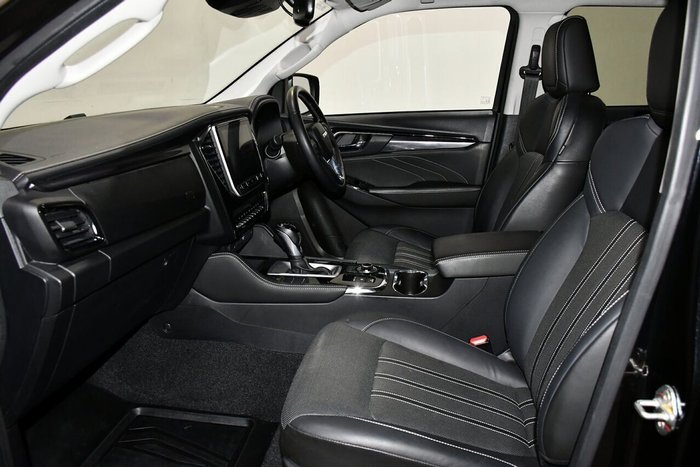 2023 Isuzu MU-X LS-T