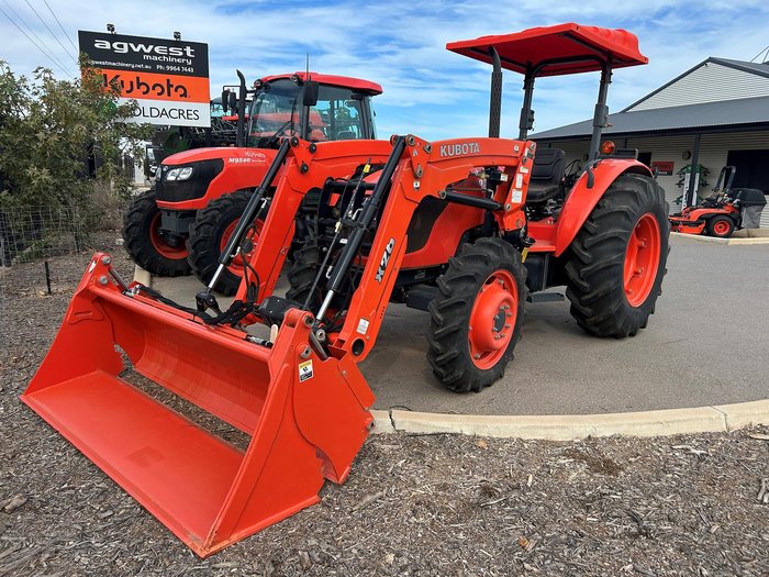 2023 Kubota M7040suhd 68Hp Rops Tractor & Qvx26 Loader