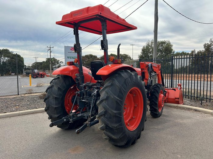 2023 Kubota M7040suhd 68Hp Rops Tractor & Qvx26 Loader