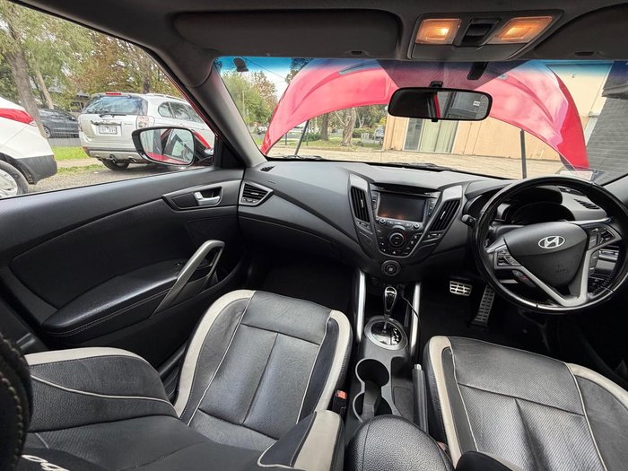 2014 Hyundai Veloster SR Turbo FS3 Veloster Red