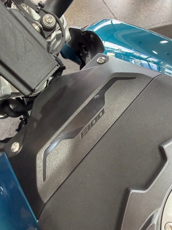 2026 BMW Motorrad R 1300 R (0M51) Snapper Rock Blue