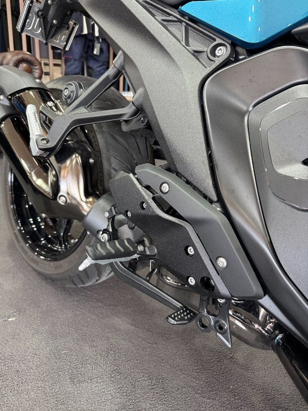 2026 BMW Motorrad R 1300 R (0M51) Snapper Rock Blue
