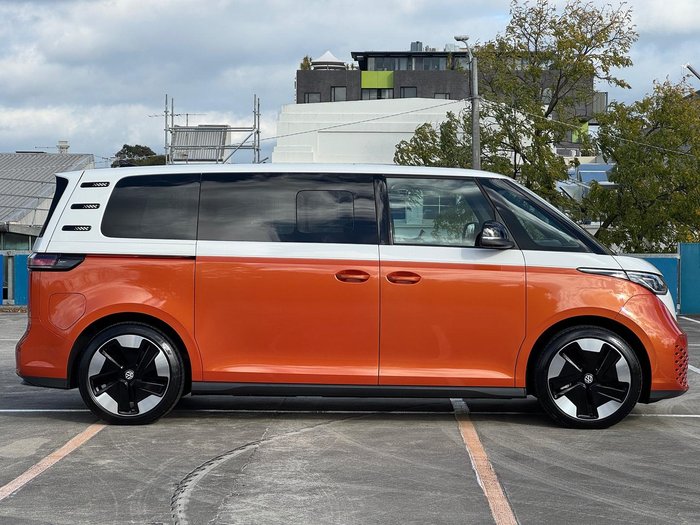 2024 Volkswagen ID. Buzz Pro BEV560