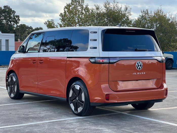 2024 Volkswagen ID. Buzz Pro BEV560