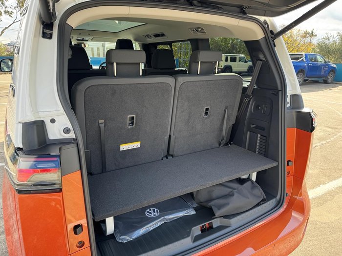 2024 Volkswagen ID. Buzz Pro BEV560