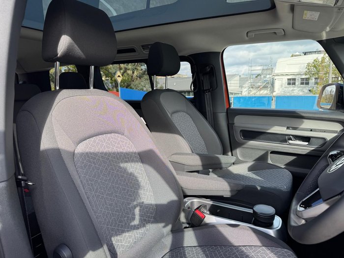 2024 Volkswagen ID. Buzz Pro BEV560