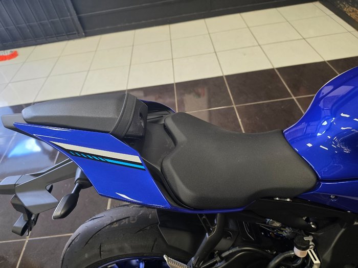 2025 Yamaha YZF-R1 BLUE
