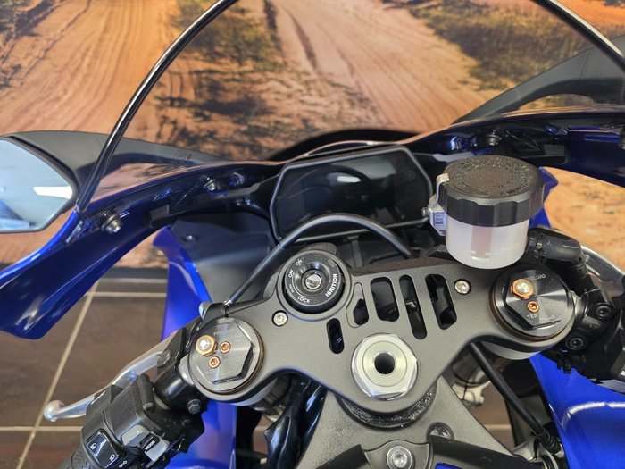 2025 Yamaha YZF-R1 BLUE