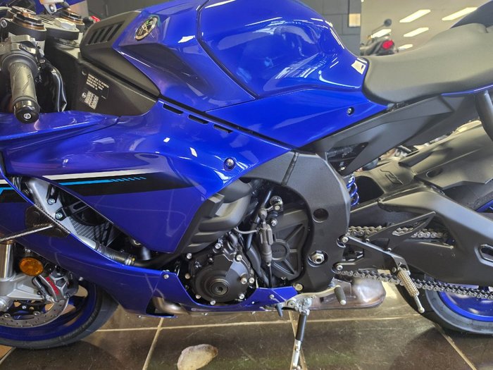 2025 Yamaha YZF-R1 BLUE