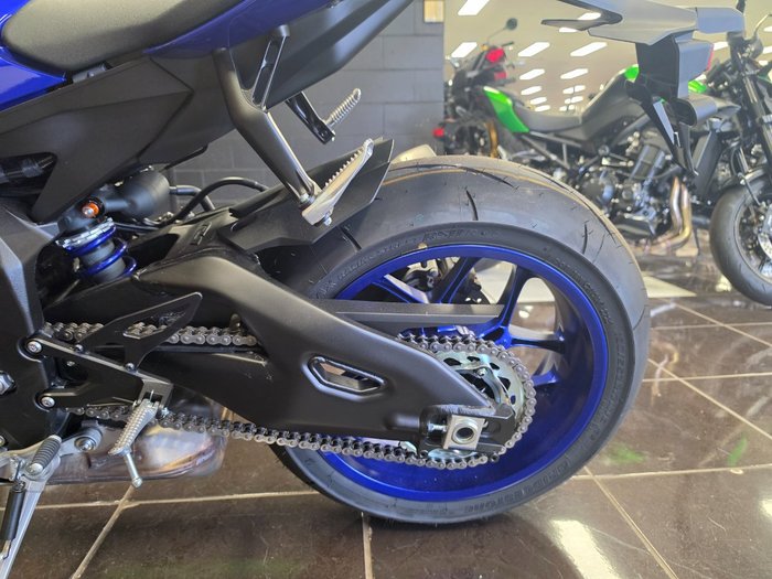 2025 Yamaha YZF-R1 BLUE