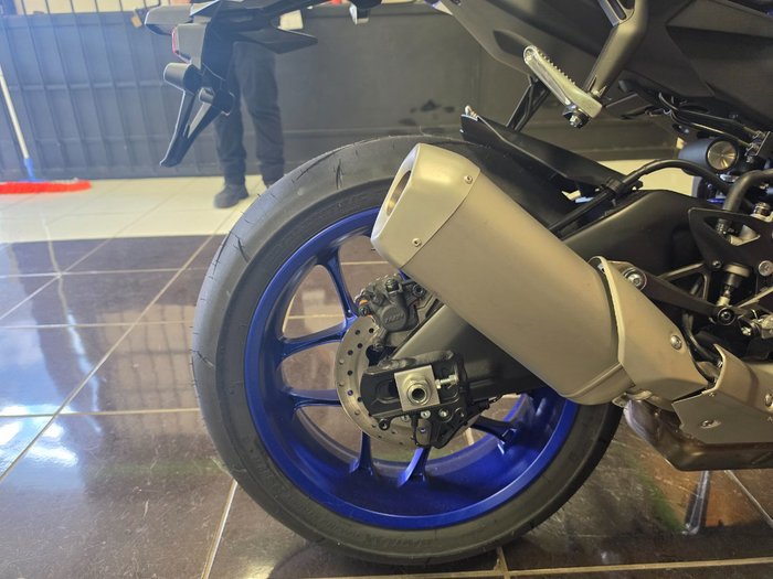 2025 Yamaha YZF-R1 BLUE