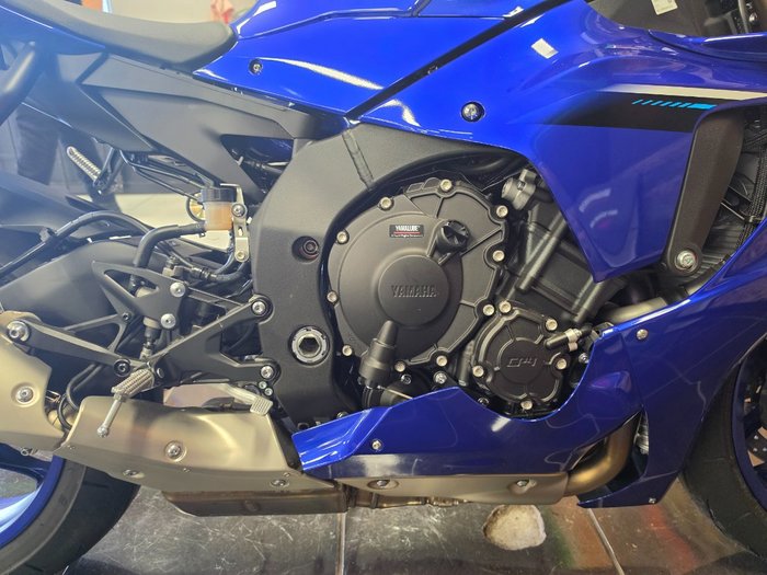 2025 Yamaha YZF-R1 BLUE