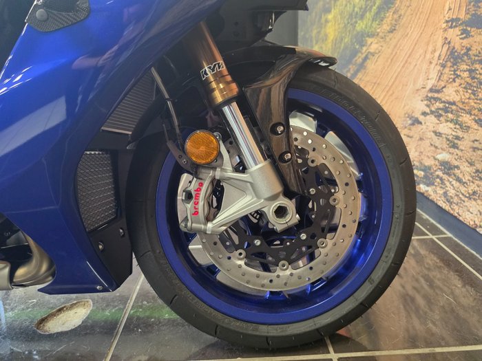 2025 Yamaha YZF-R1 BLUE