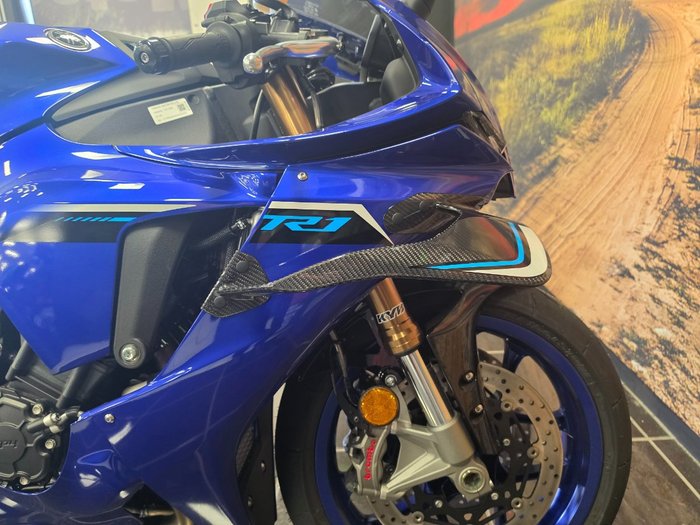 2025 Yamaha YZF-R1 BLUE