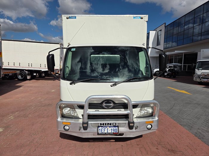 2013 Hino 616 - 300 Series AUTO 6 Pallet Tautliner