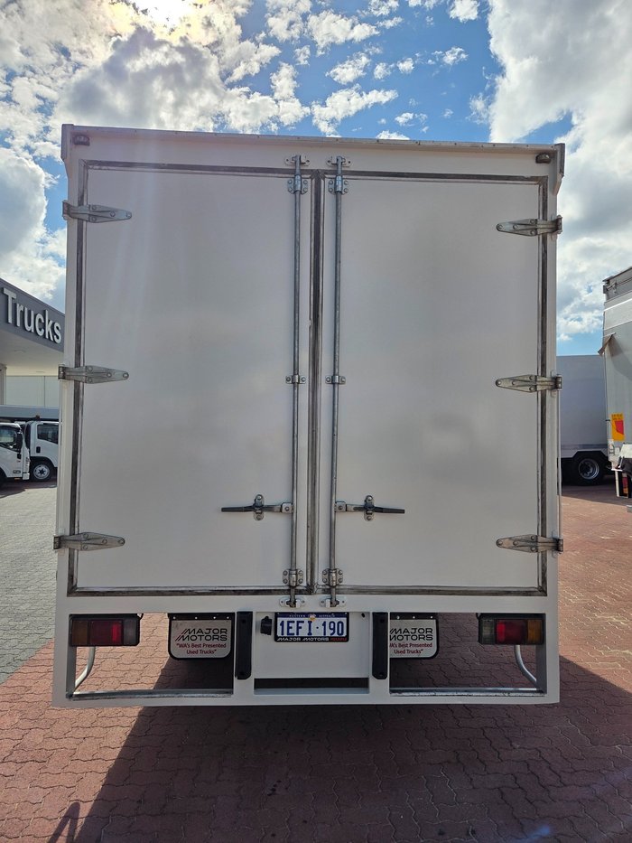 2013 Hino 616 - 300 Series AUTO 6 Pallet Tautliner