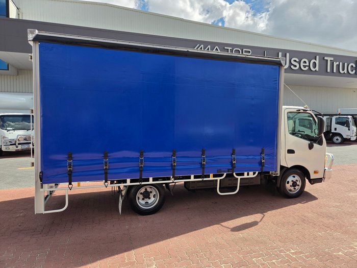 2013 Hino 616 - 300 Series AUTO 6 Pallet Tautliner