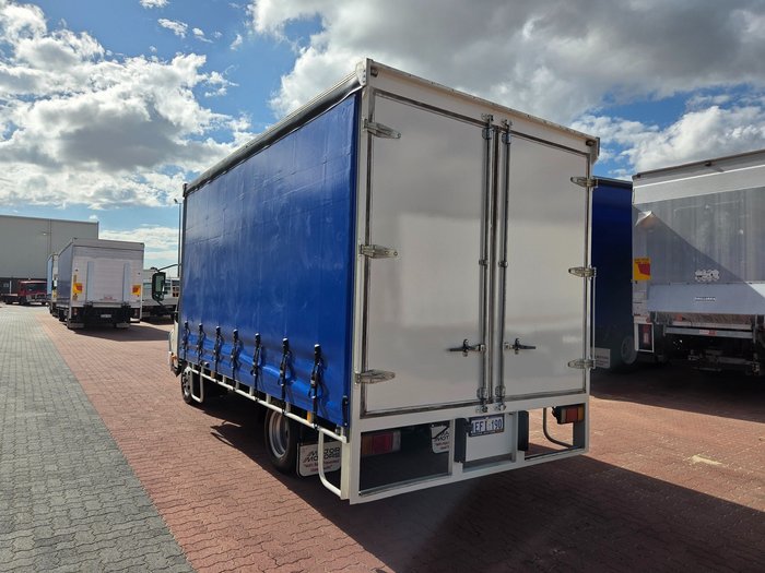 2013 Hino 616 - 300 Series AUTO 6 Pallet Tautliner