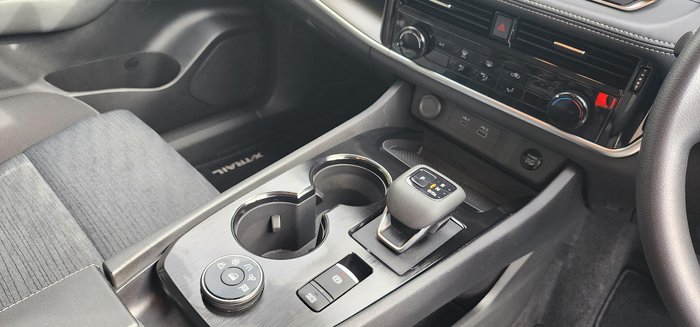 2025 Nissan X-TRAIL ST