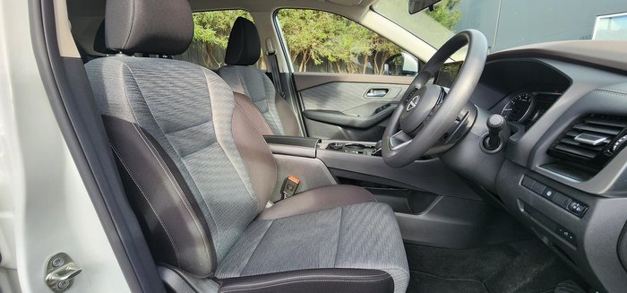 2025 Nissan X-TRAIL ST
