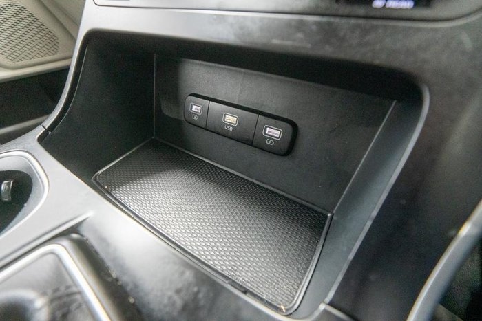 2023 Kia Carnival S