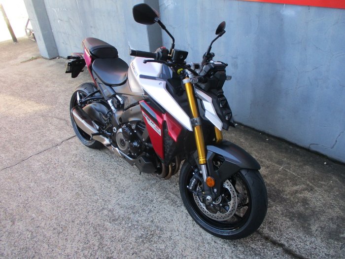 2023 Suzuki GSX-S1000 SILVER