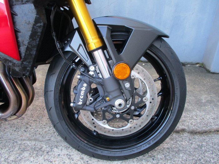2023 Suzuki GSX-S1000 SILVER
