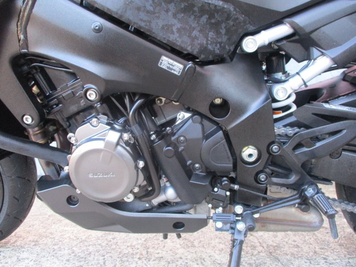 2023 Suzuki GSX-S1000 SILVER