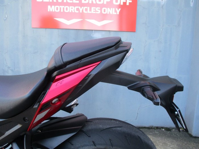2023 Suzuki GSX-S1000 SILVER