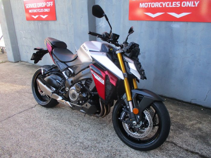 2023 Suzuki GSX-S1000 SILVER