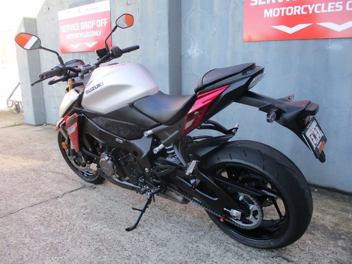 2023 Suzuki GSX-S1000 SILVER
